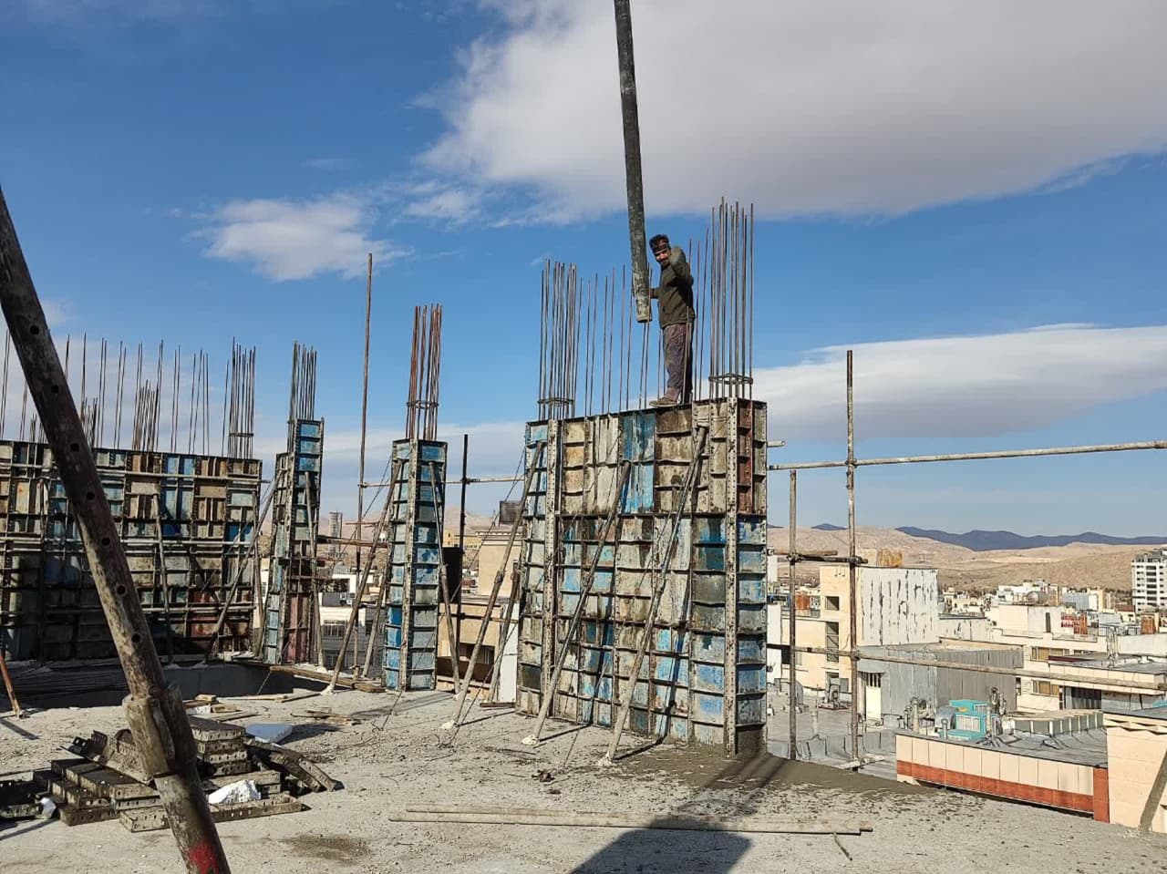 گزارش تصویری | آغاز بتن ریزی پنجمین سقف فنی‌ترین مرکز نگهداری کودکان بی سرپرست ایران