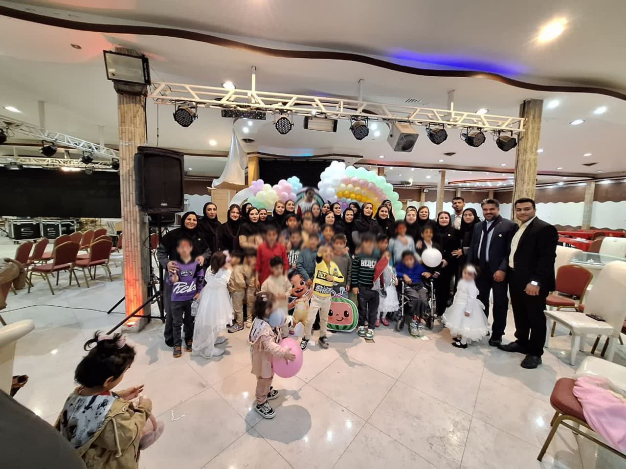 گزارش تصویری | جشن تولد گروهی کودکان بی سرپرست شهر شیراز
